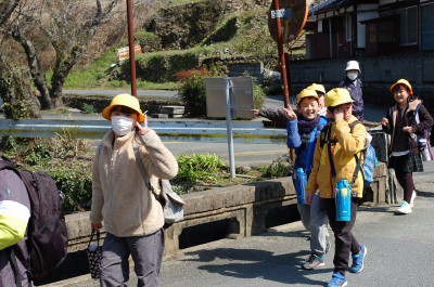 遠足帰り (2)
