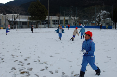 雪遊び (2)